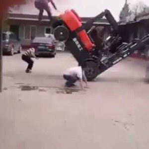 Forklift kazası - YouTube